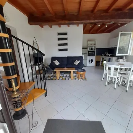 O Ptit D'ogenne Holiday home Ogenne-Camptort